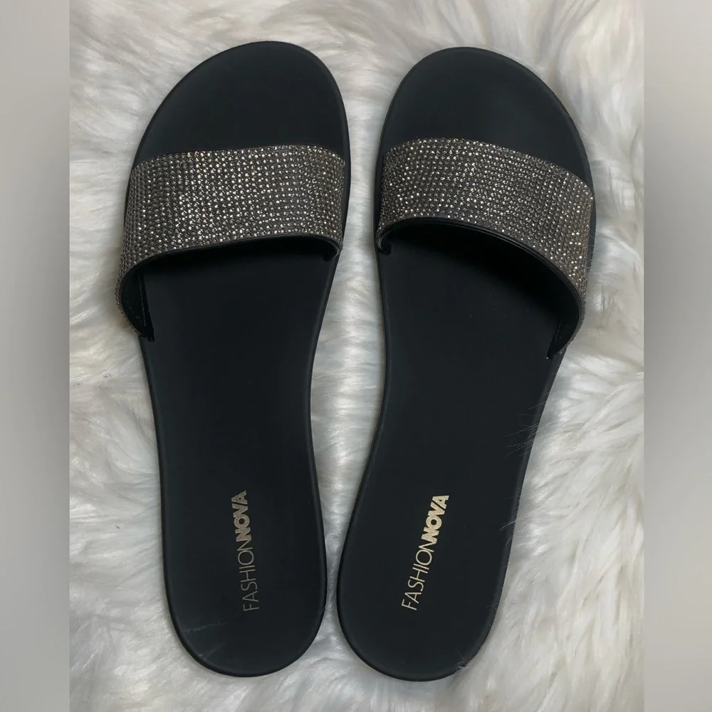 Fashion Nova Black Stone Slides. - Picture 4 of 8